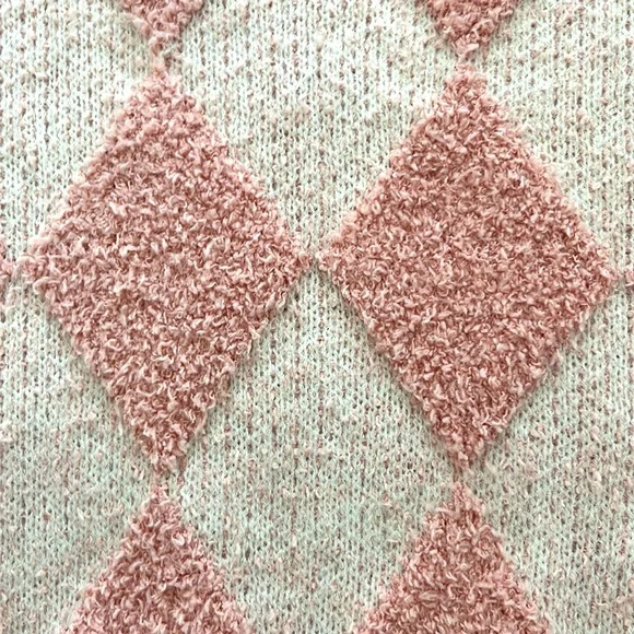 Pink cropped sweater - Picture 2 of 2